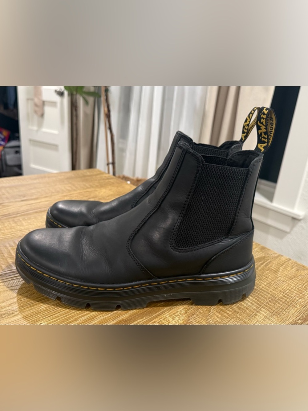 Dr. Martens Embury Chelsea Boots size 12 in Black - Picture 3 of 9